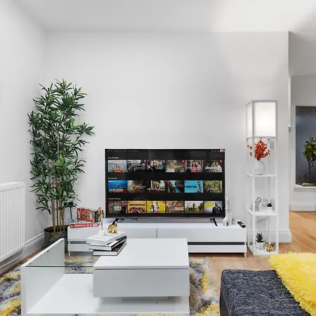 Stylish 2 Bedroom Haven In Zone 2-15 Mins To Central London- Garden & Parking Available! 5 Beds-Sleeps 6 People- Instant Book & Self Check-In! Save 20 Percent On Stays Of 7 Nights Or More ! Exterior foto