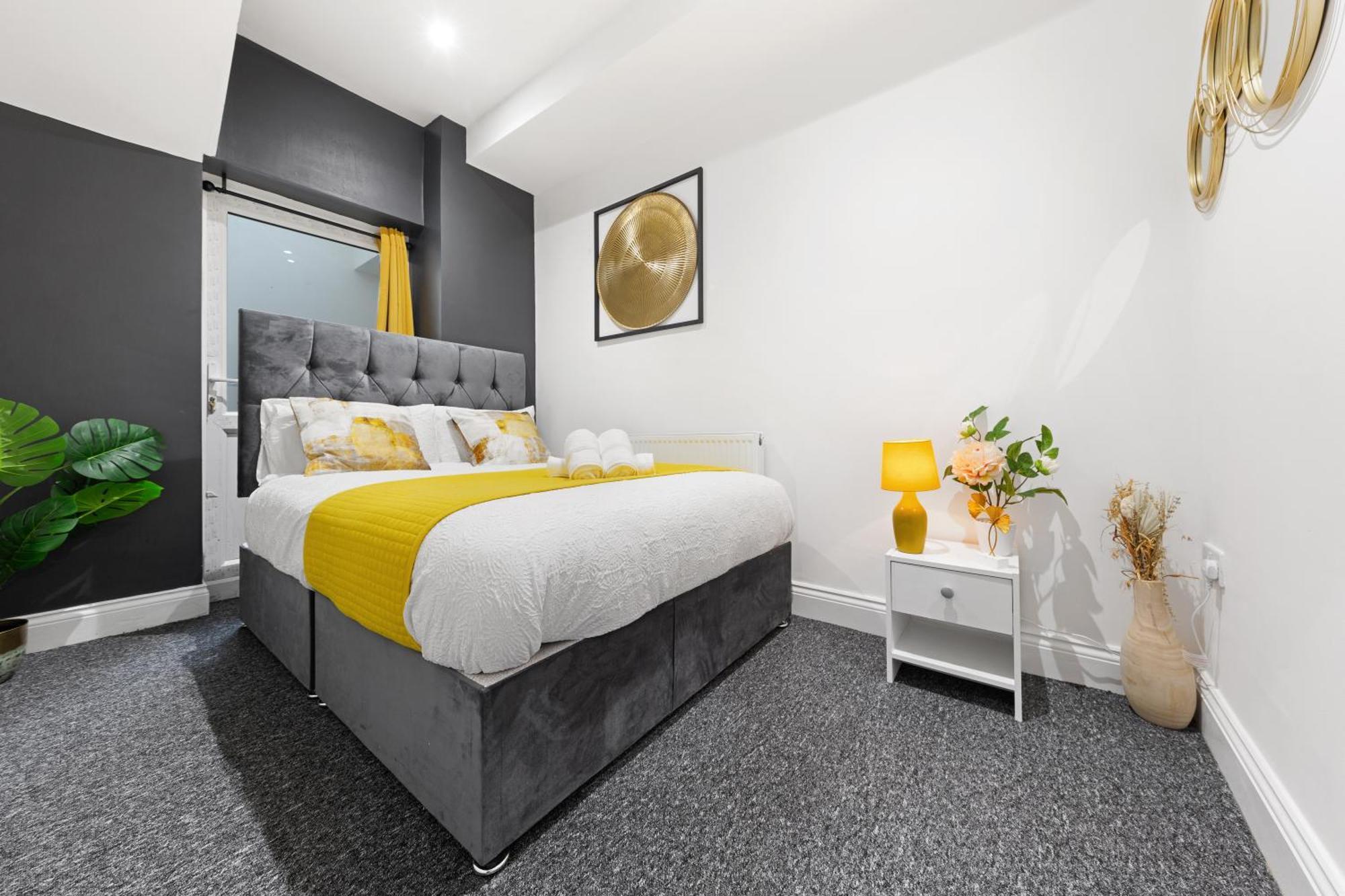 Immaculate 2-bed Escape- Sleeps 6- Garden & Parking - 15 Mins To Central- Save 20 Percent Weekly! Appartement