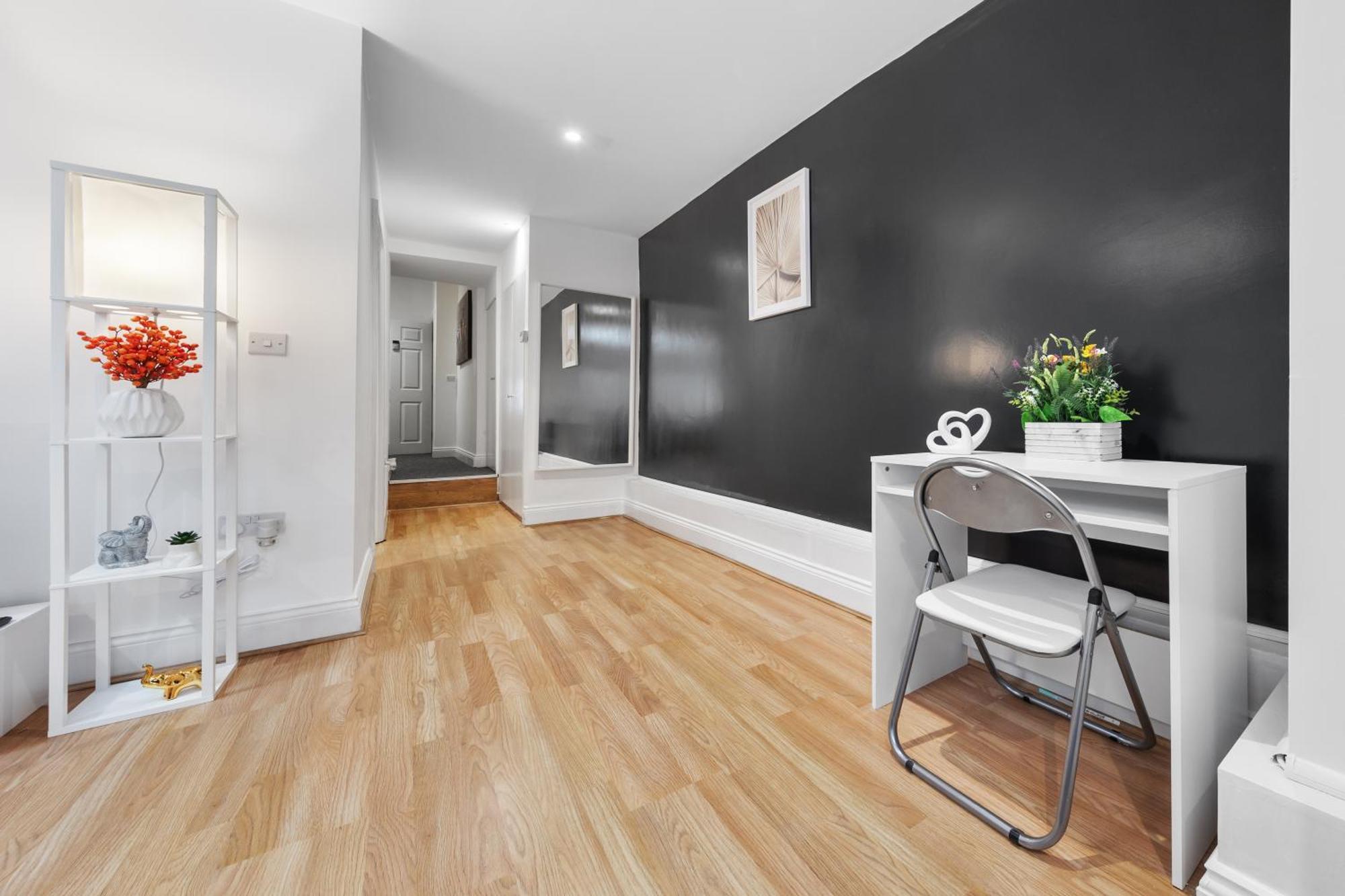 Immaculate 2-bed Escape- Sleeps 6- Garden & Parking - 15 Mins To Central- Save 20 Percent Weekly! Appartement Londres