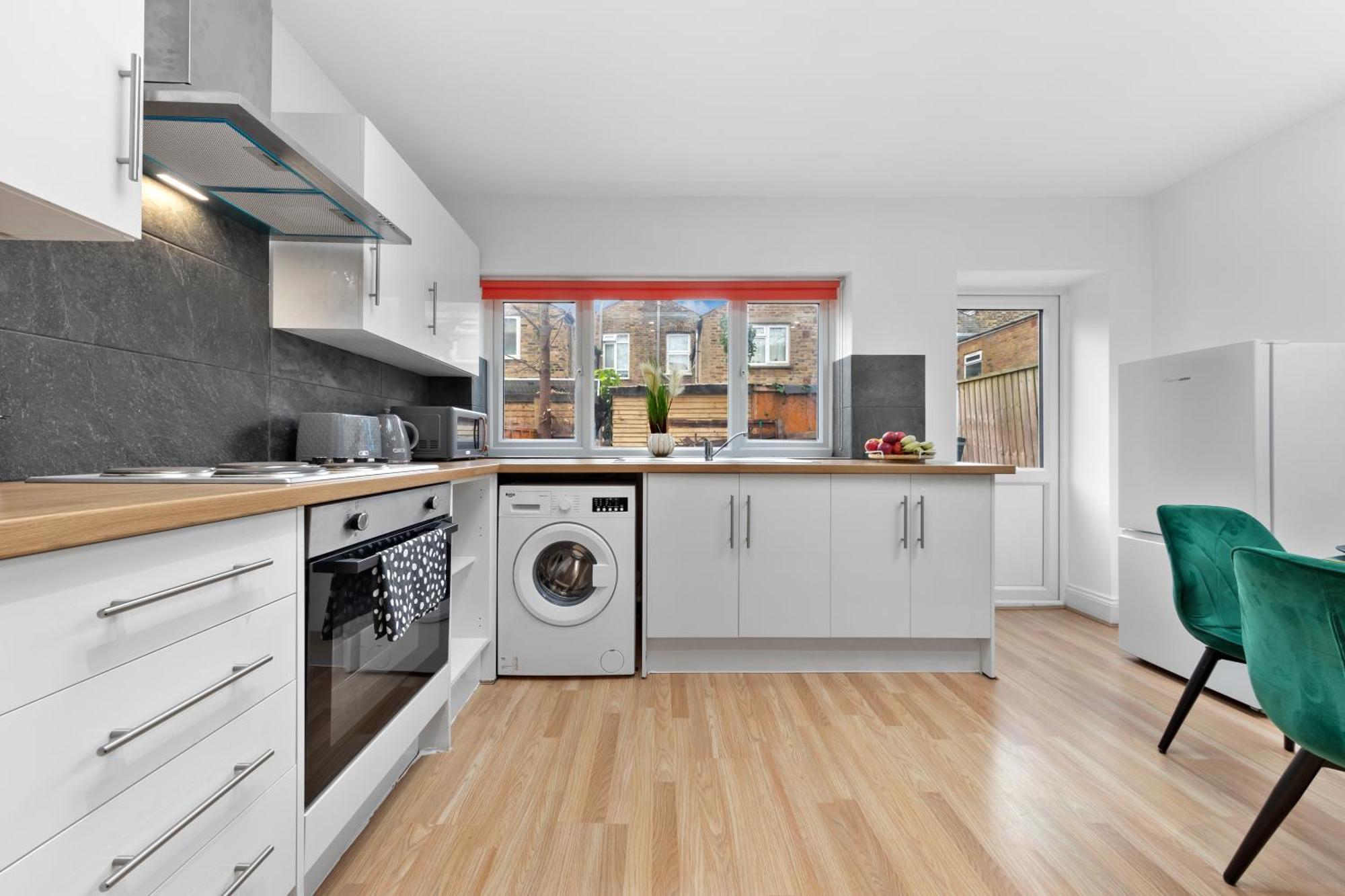 Appartement Immaculate 2-bed Escape- Sleeps 6- Garden & Parking - 15 Mins To Central- Save 20 Percent Weekly! *